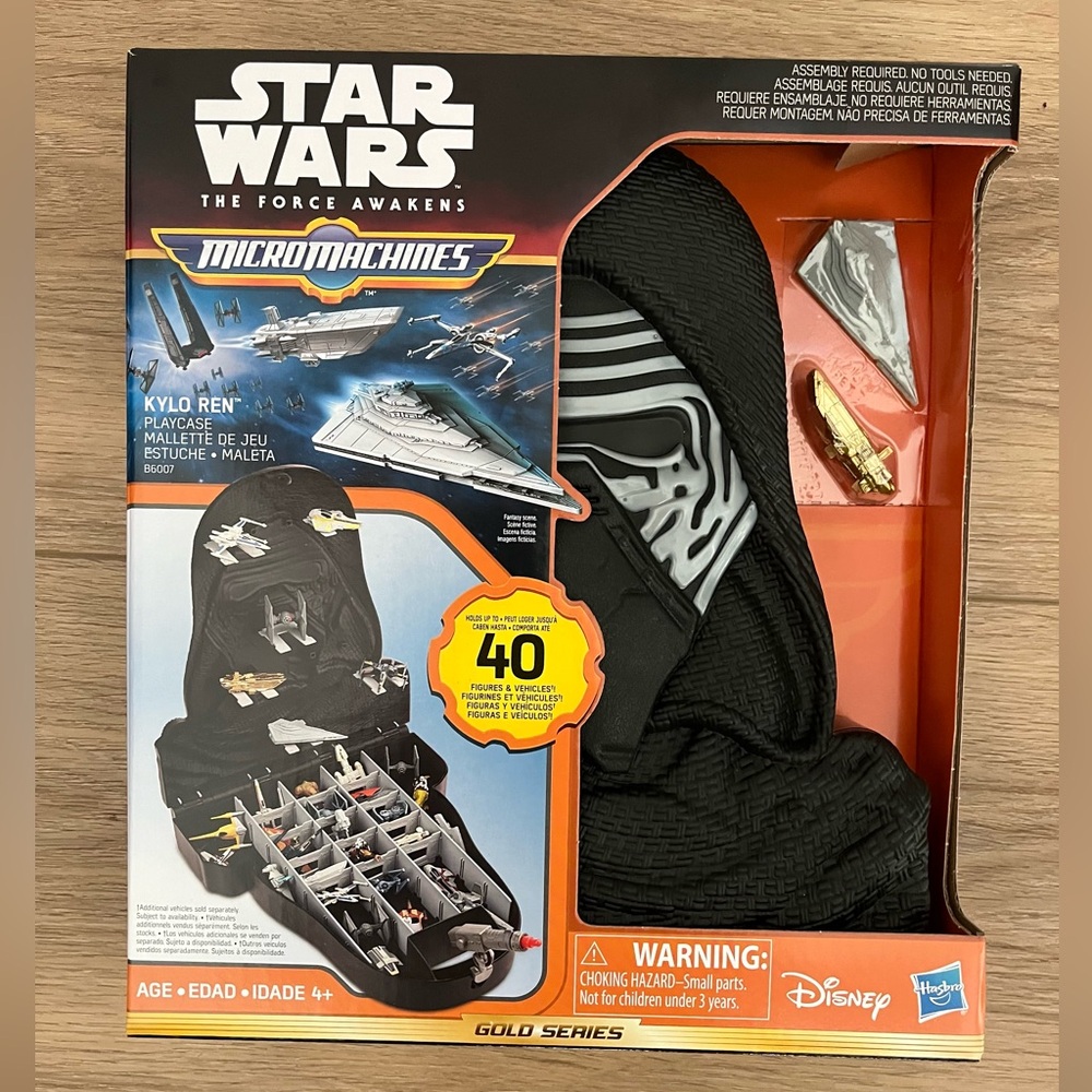 New Hasbro Disney Star Wars Kylo Ren Micro Machines. Playset